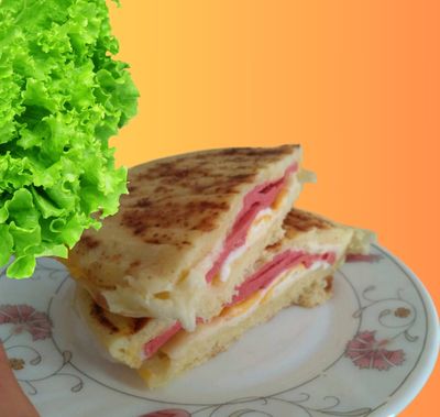 Kaşarlı Salamlı Tost