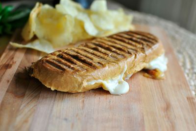 Çift Kaşarlı Tost