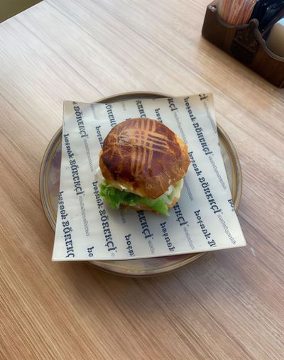 Beyaz Peynirli Poğaça Sandviç