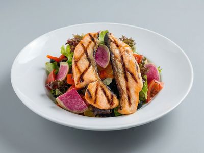 Izgara Somon Salata