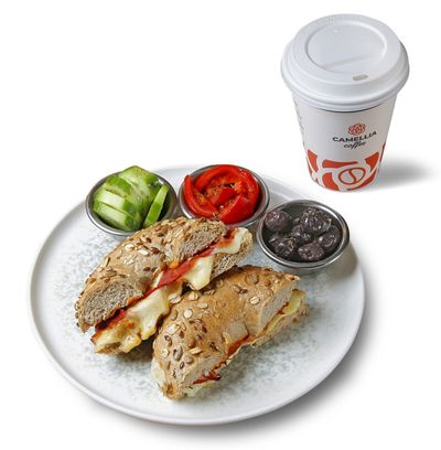 Dana Fümeli Tahıllı Bagel Menü