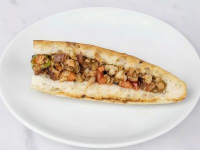 Çeyrek Ekmek Arası Sebzeli Kokoreç