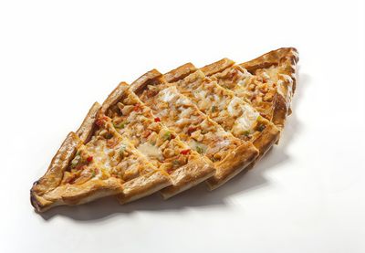 Tavuklu Kaşarlı Pide