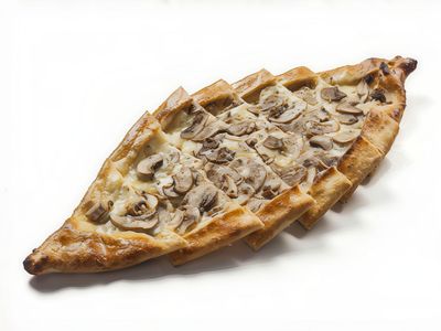 Mantarlı Kaşarlı Pide