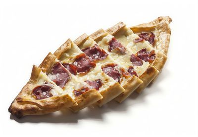 Pastırmalı Kaşarlı Pide