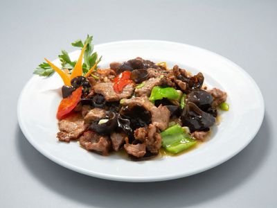 Orman Kulağı Mantarlı Et Kavurma