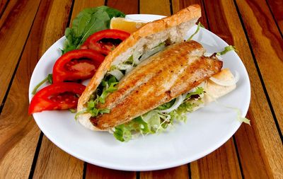 Ekmek Arası Çipura