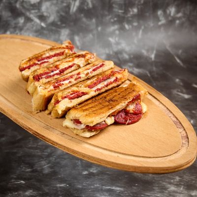 Bol Malzemeli Bazlama Karışık Tost