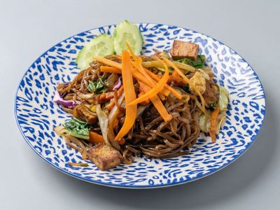 Kızarmış Acılı Erişte (Vegan) & Drunken Noodles (Vegan)