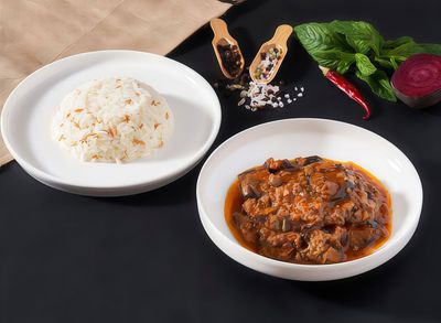 Patlıcan Musakka ve Tereyağlı Pirinç Pilavı