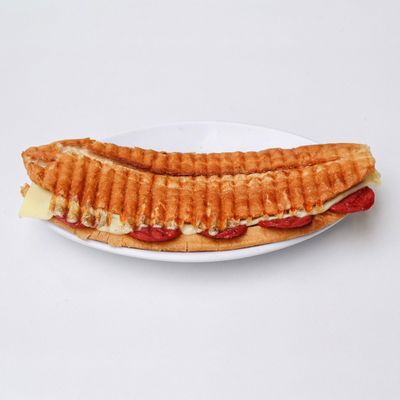 Sandviç Ekmeğine Cheddar Peynirli Tost