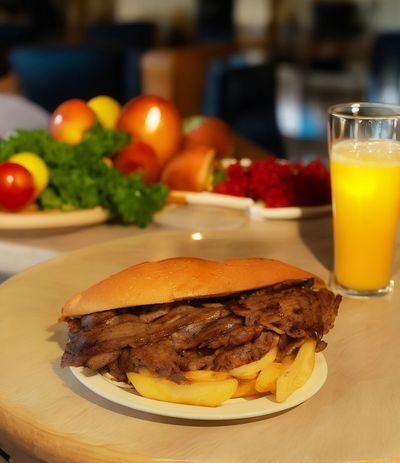 American Burger Sos & Kentucky Soslu VIP Ekmek Arası Et Döner