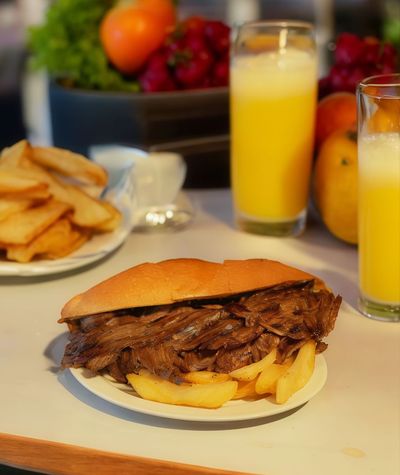 Köri Sos VIP Ekmek Arası Et Döner