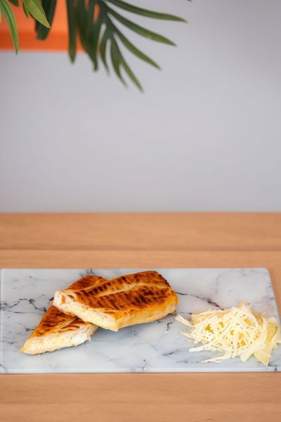 Çeyrek Ekmek Arası Kaşarlı Tost