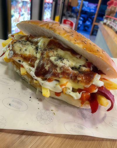Sosisli Kaşarlı Patso Sandviç