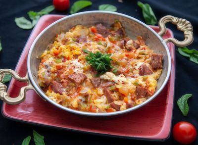 Sucuklu Kaşarlı Menemen