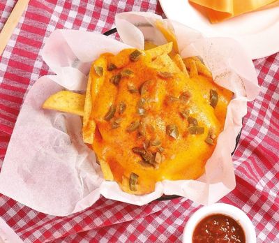 Cheddar Soslu Parmak Patates Kızartması