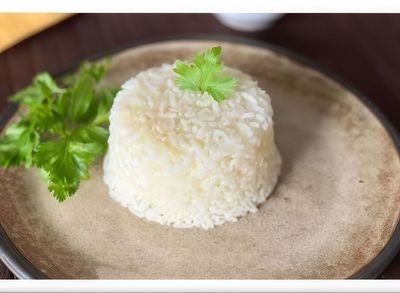 Sade Pirinç Pilavı