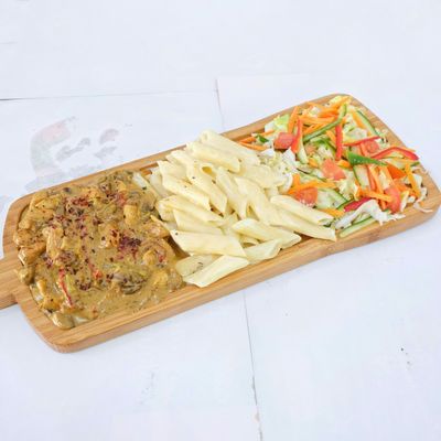 Köri Soslu Tavuk (Makarna & Salata)