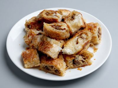 Kıymalı Kol Böreği (300 gr.)