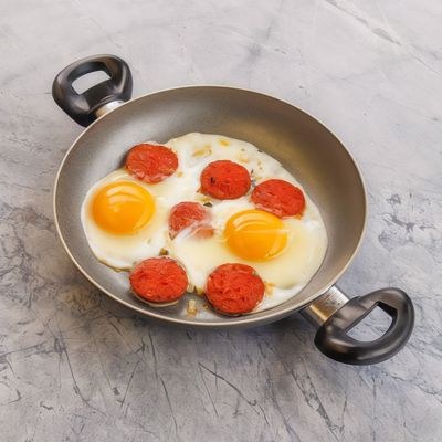 Sahanda Sucuklu Yumurta