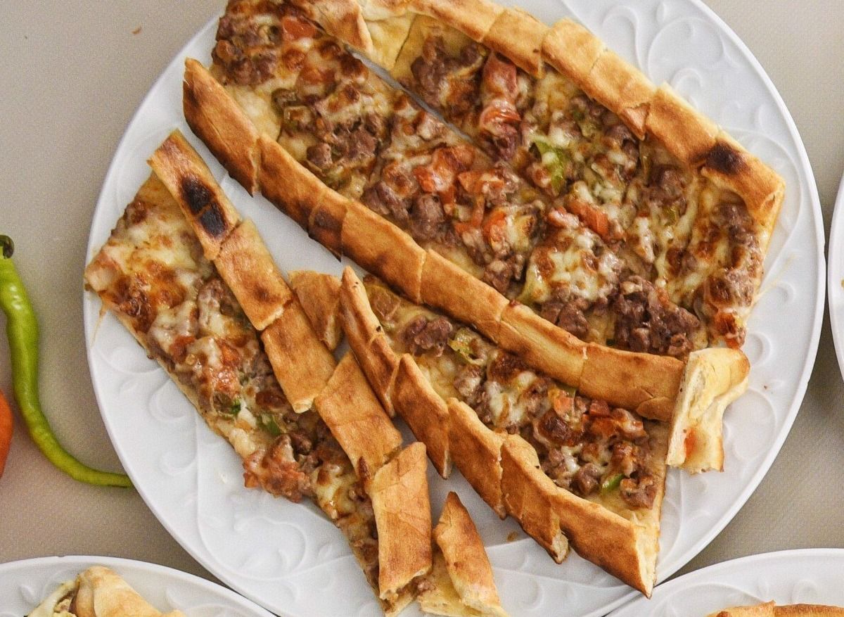 Kıymalı Kaşarlı Duble Boy Pide