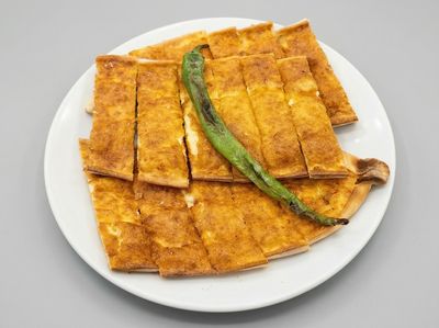 Kaşarlı Yumurtalı Pide