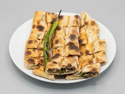 Patlıcanlı Kıymalı Kaşarlı Pide