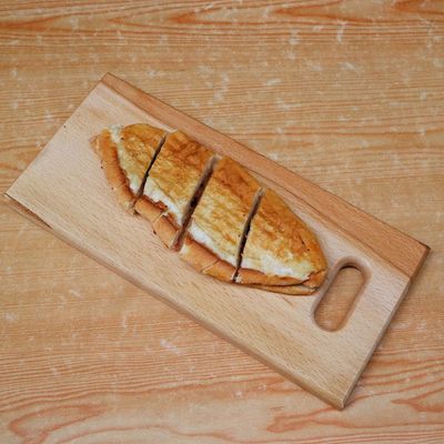 Sandviç Ekmeğine Kaşar Peynirli Pastırmalı Tost