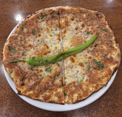 Kıymalı Kaşarlı Lahmacun