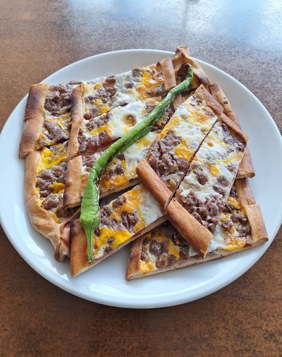 Kuşbaşılı Yumurtalı Pide