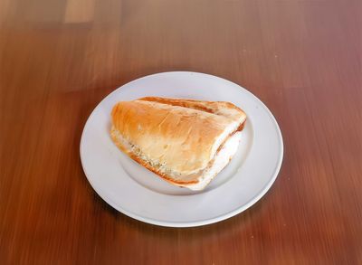 Yarım Ekmek Arası Sucuk