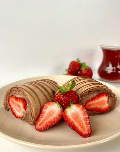 Çikolatalı Çilekli Rulo Pasta (500 gr.)