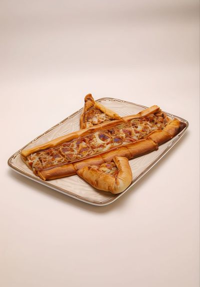 Dönerli Kaşarlı Pide