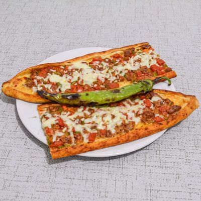 Kuşbaşılı & Kaşar Peynirli Pide