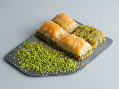 Antep Fıstıklı Baklava (4 Adet)