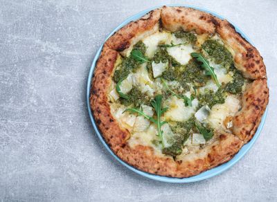 Pesto Soslu Pizza (Orta Boy)
