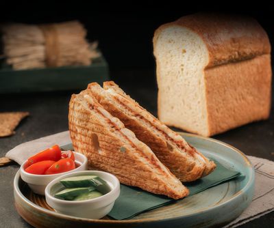 Ekşi Mayalı Acı Soslu Tost
