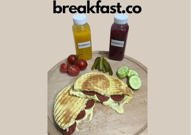 Sucuklu Kaşarlı Bazlama Tost