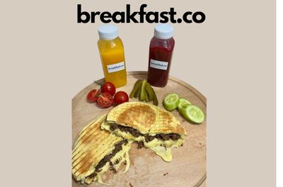 Kavurma Kaşarlı Bazlama Tost