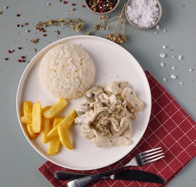 Kremalı Dağ Kekikli Tavuk Tabağı