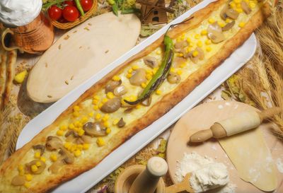 Kaşarlı Mantarlı Pide