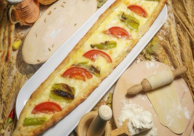 Kaşarlı Sebzeli Pide