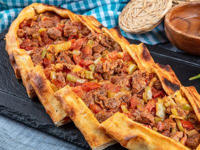Kuşbaşılı Pide