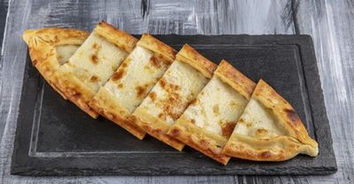 Kaşarlı Pide