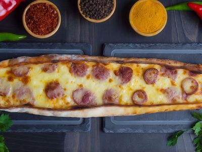 KAŞARLI SUCUKLU PİDE