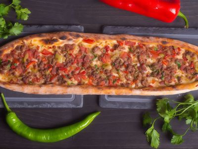 KUŞBAŞILI YUMURTALI PİDE