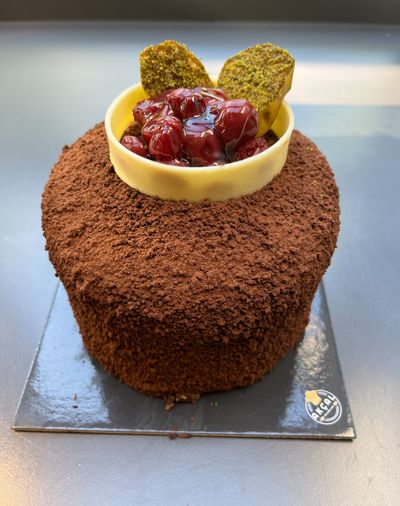 Çikolatalı Vişneli Muzlu Pasta (No.0)