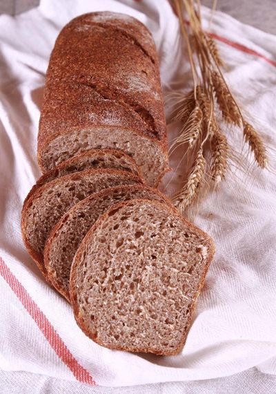 Ekşi Mayalı Tam Buğday Ekmeği