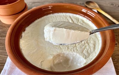 Ev Yapımı Sade Yoğurt